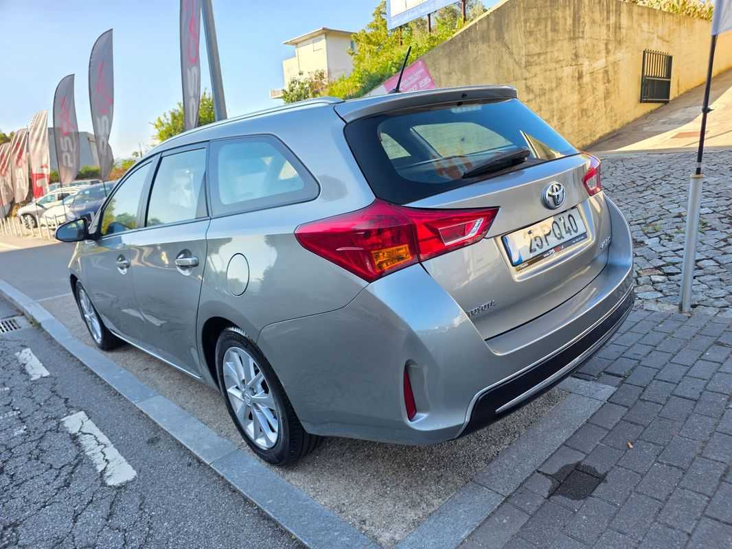 toyota-auris-touring-sports-2015-gasolina-1329cc