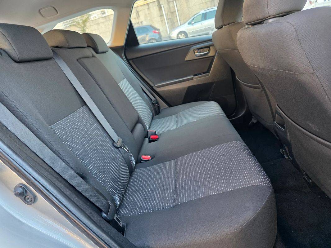 toyota-auris-touring-sports-2015-gasolina-1329cc