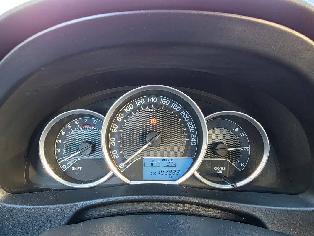 toyota-auris-touring-sports-2015-gasolina-1329cc