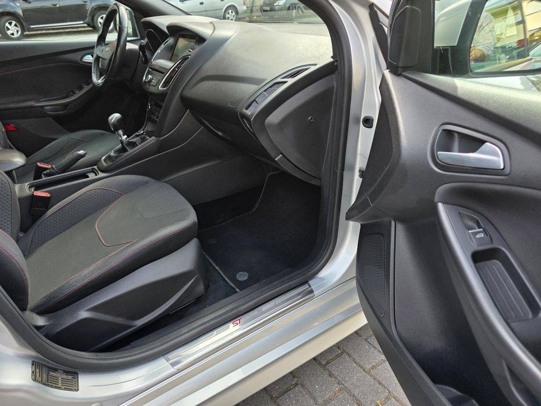 ford-focus-2018-gasolina-998cc