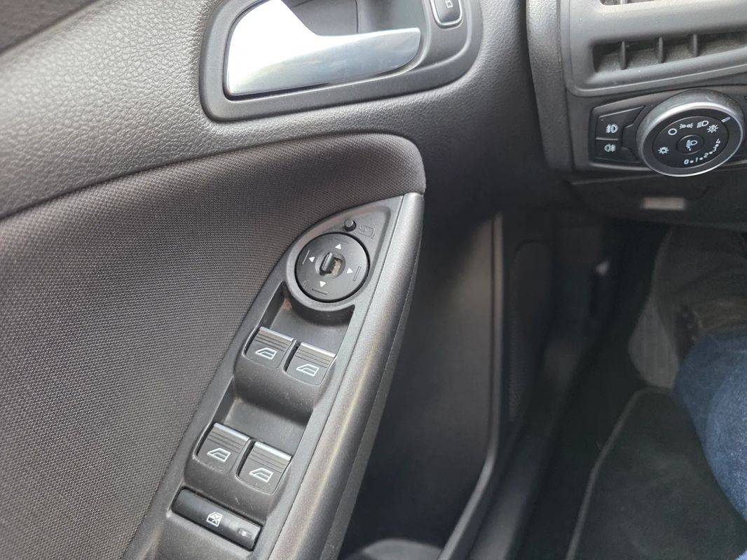 ford-focus-2018-gasolina-998cc
