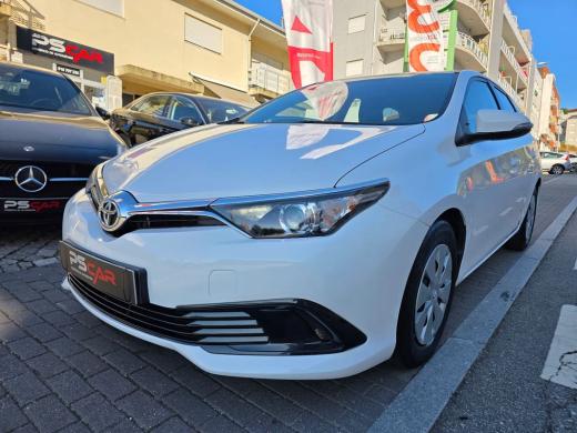 toyota-auris-touring-sports-2016-diesel-1364cc