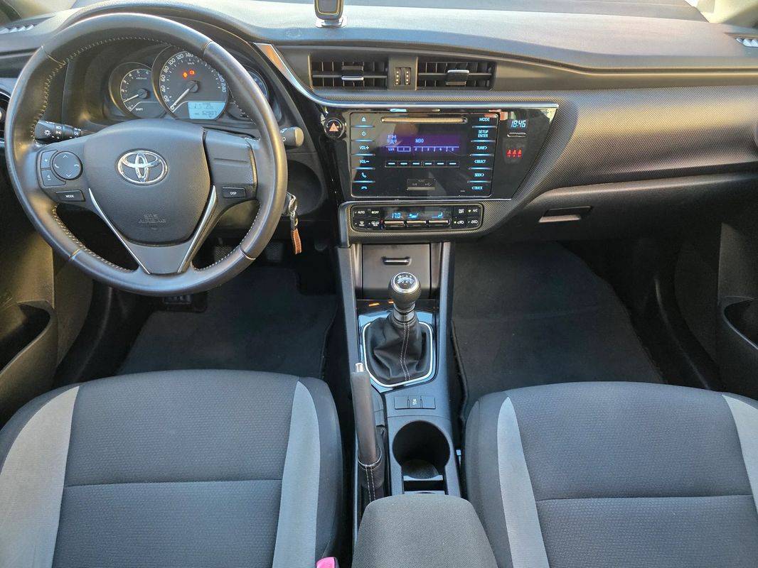 toyota-auris-touring-sports-2016-diesel-1364cc