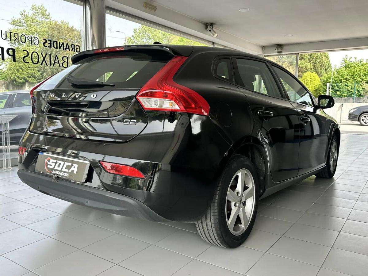 volvo-v40-2018-diesel-1969cc
