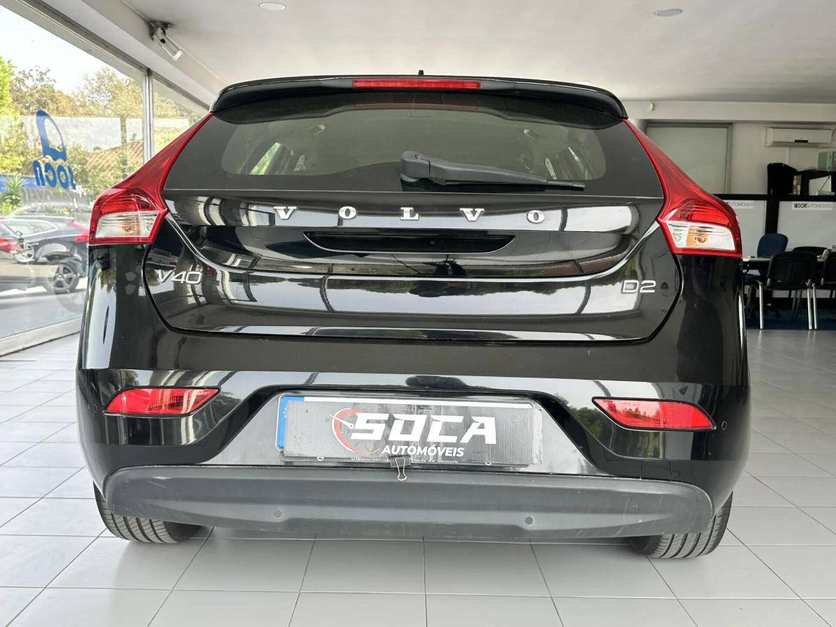 volvo-v40-2018-diesel-1969cc