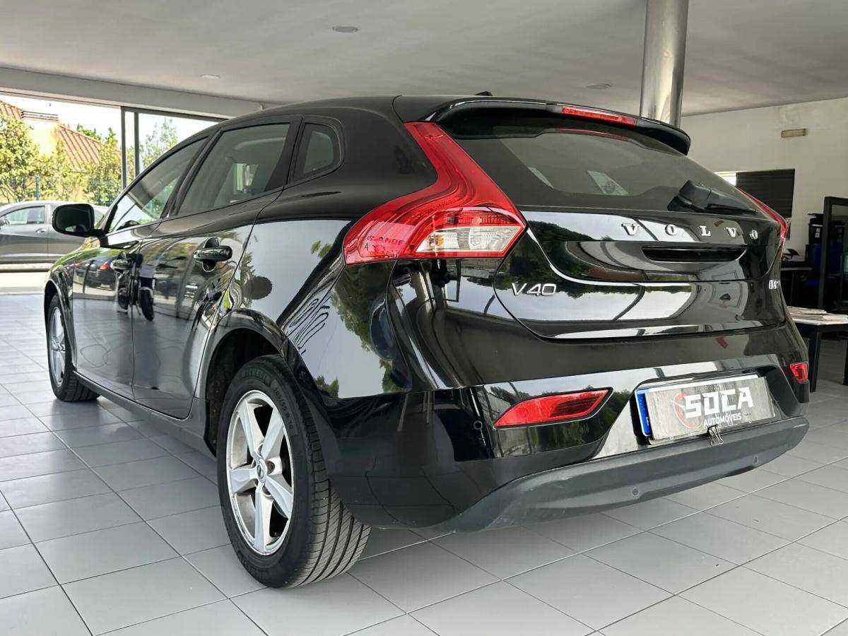 volvo-v40-2018-diesel-1969cc