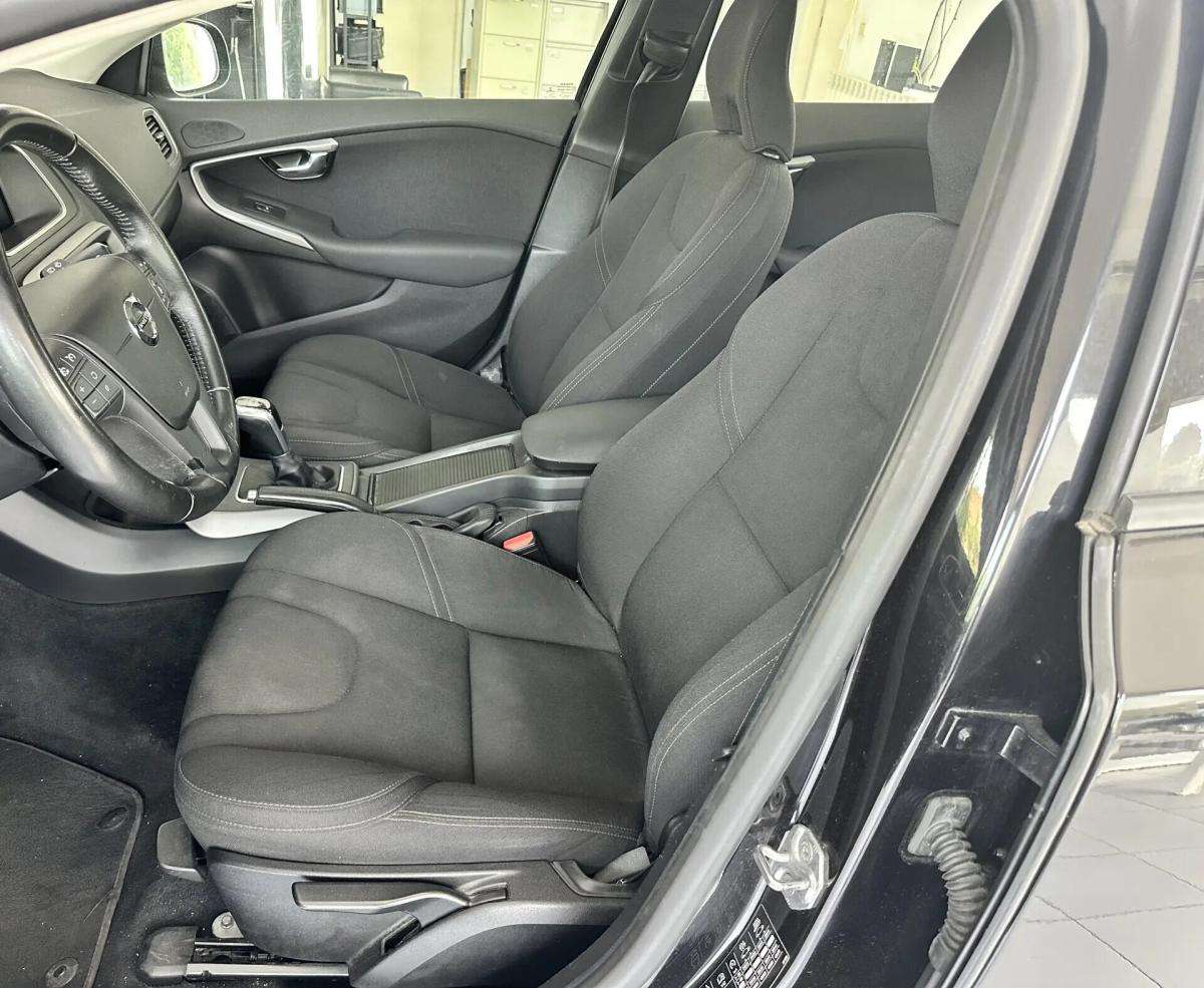 volvo-v40-2018-diesel-1969cc