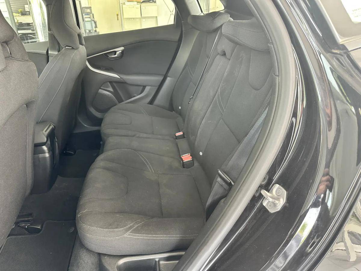 volvo-v40-2018-diesel-1969cc