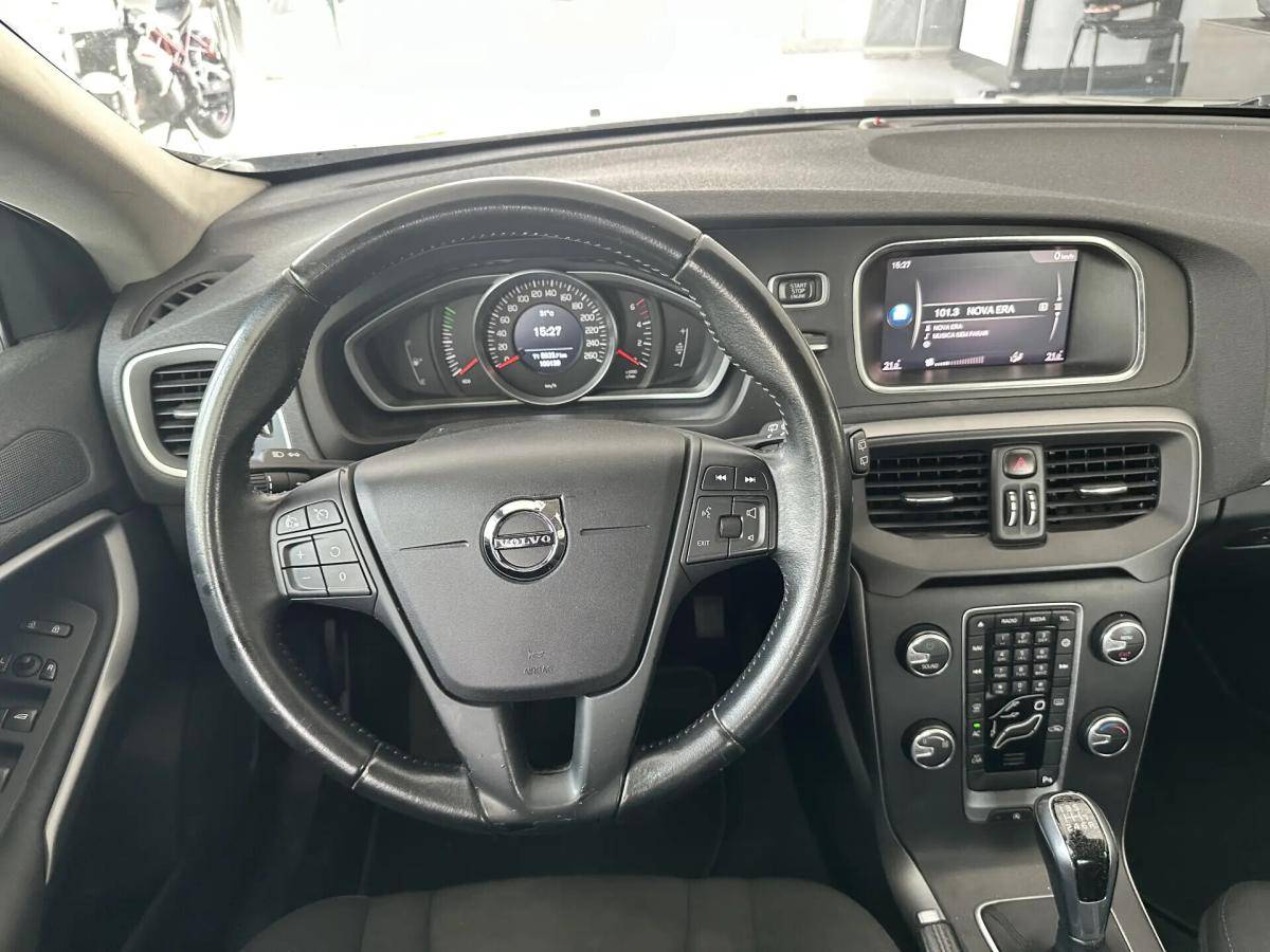 volvo-v40-2018-diesel-1969cc
