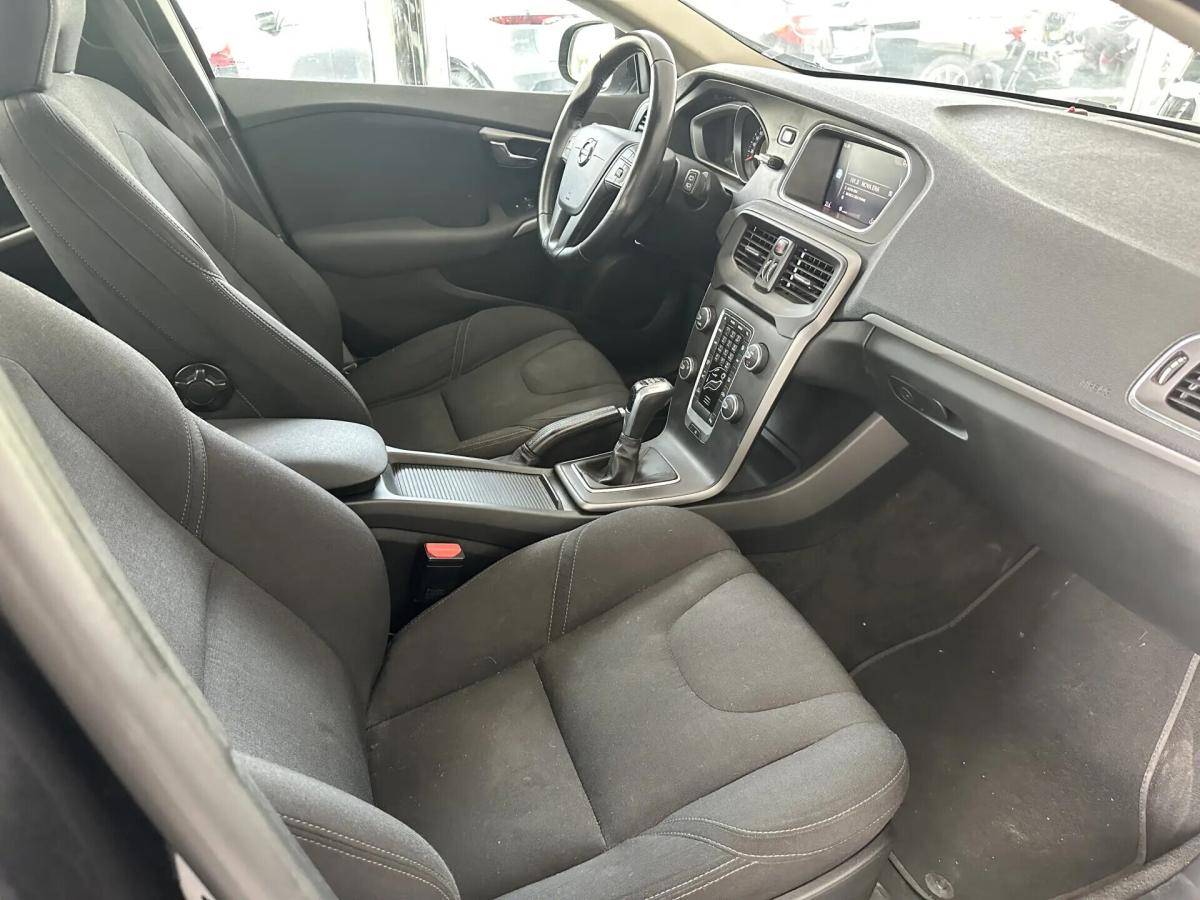 volvo-v40-2018-diesel-1969cc
