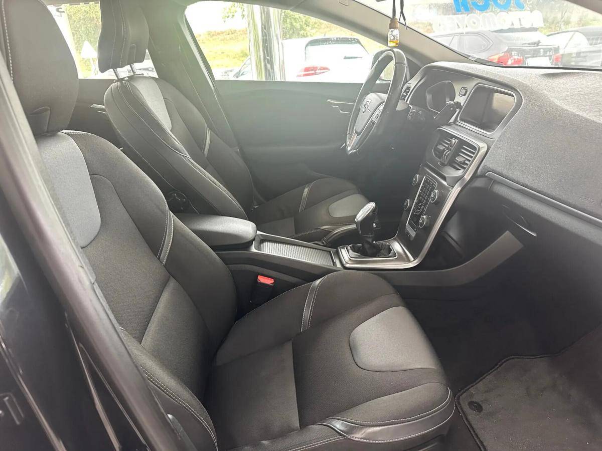 volvo-v40-cross-country-2013-diesel-1560cc