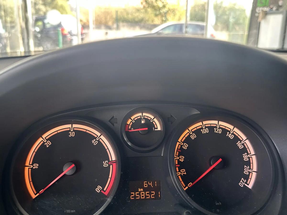 opel-corsa-2014-diesel-1248cc