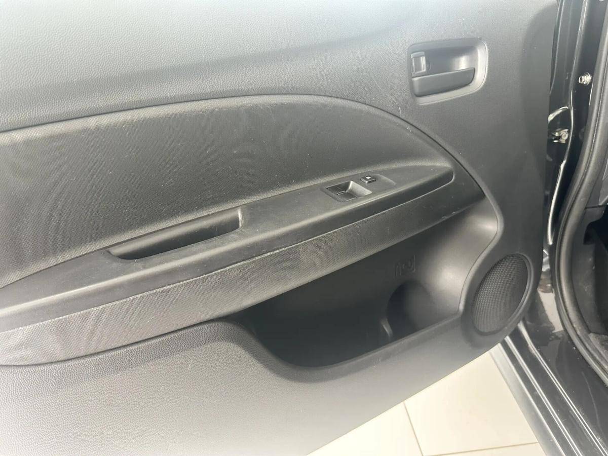 mitsubishi-space-star-2013-gasolina-999cc