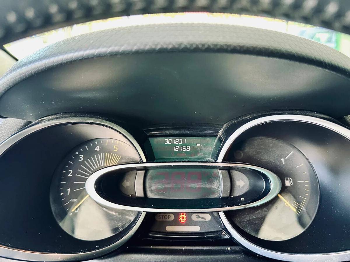 renault-clio-sport-tourer-2016-diesel-1461cc
