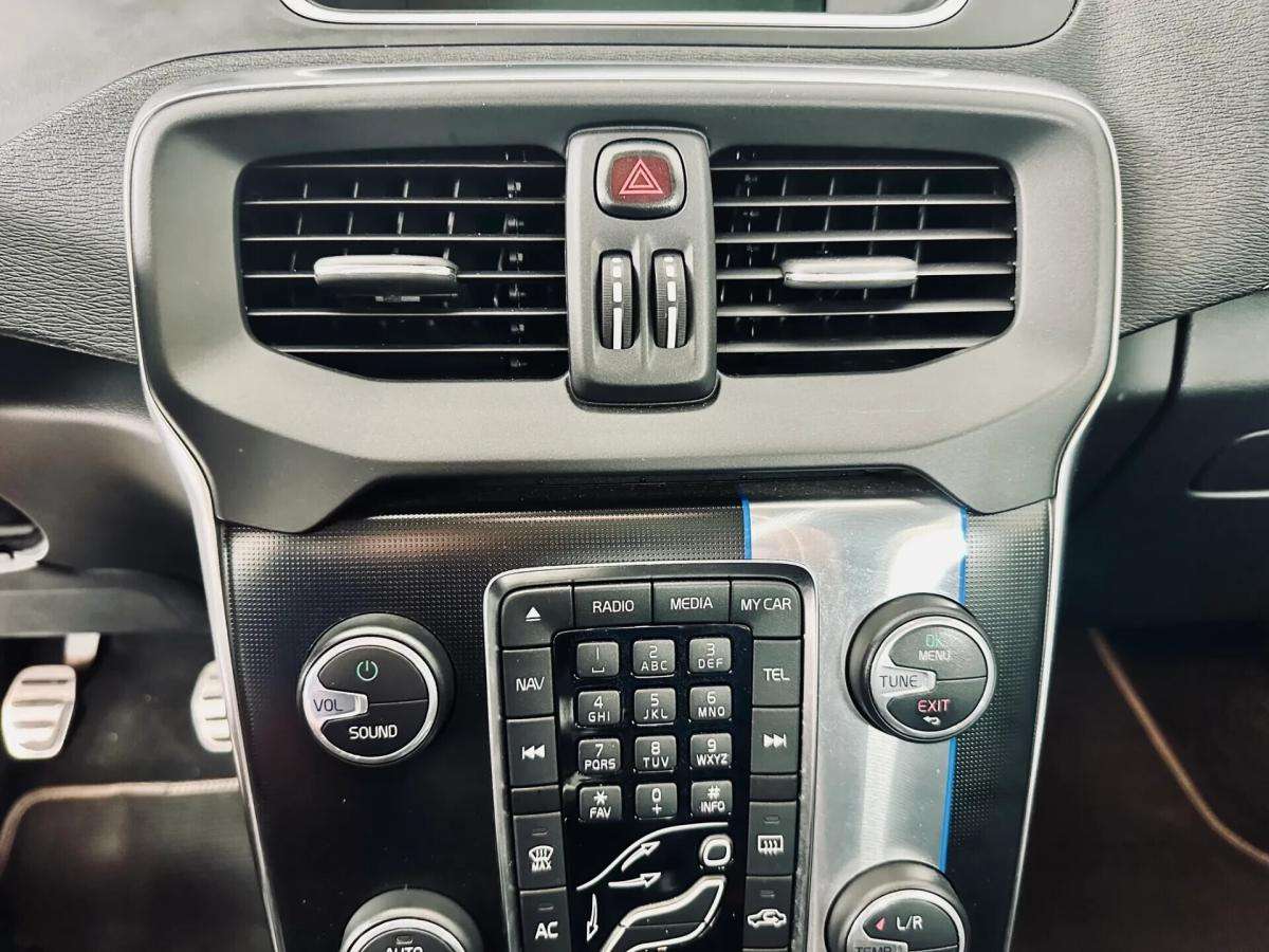 volvo-v40-2013-diesel-1560cc