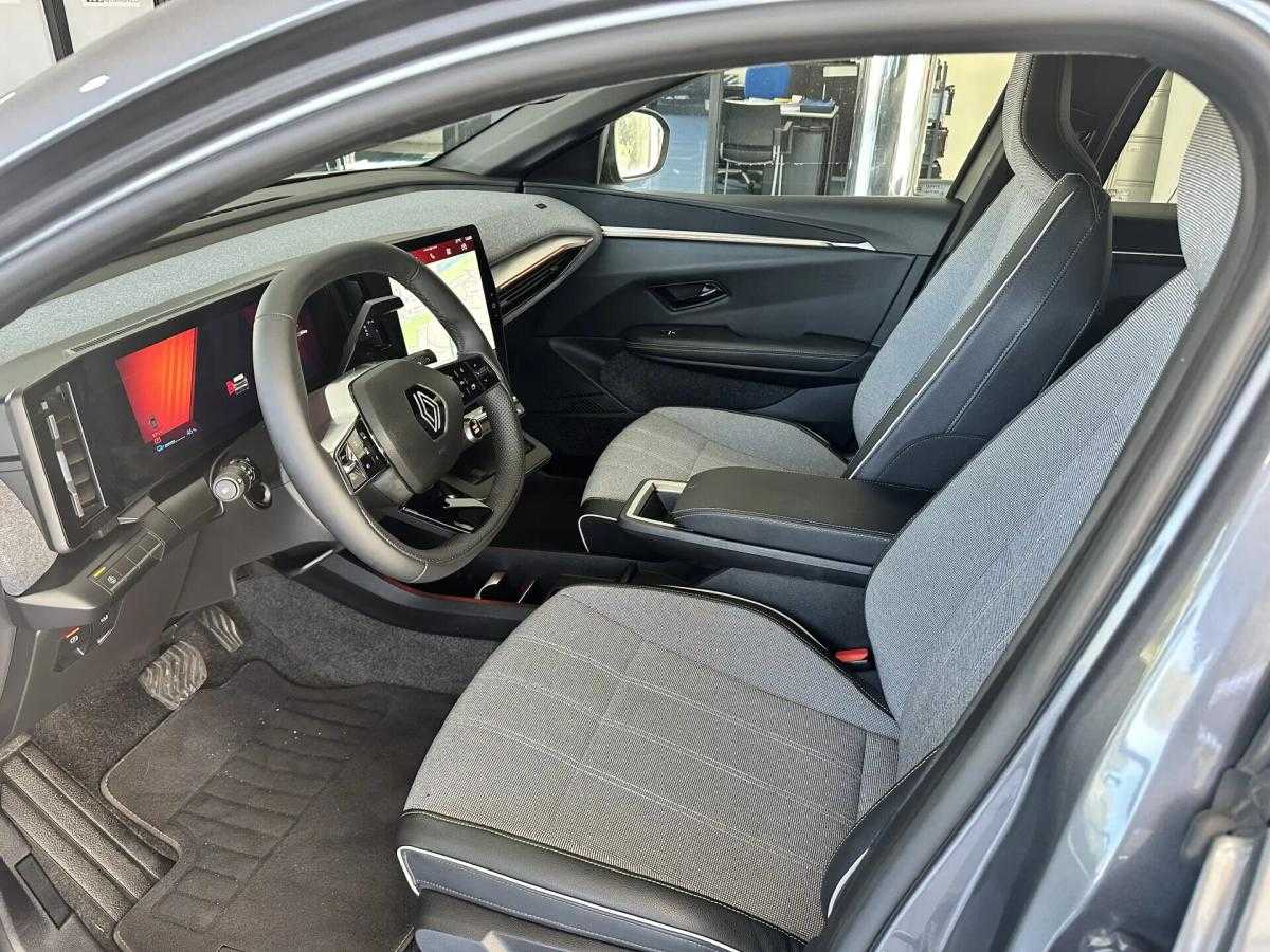 renault-megane-e-tech-2024-eletrico-0cc