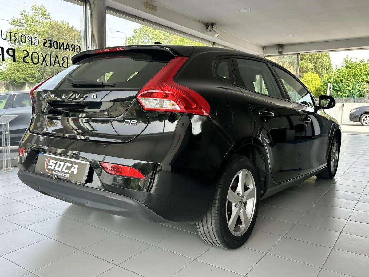 volvo-v40-2018-diesel-1969cc