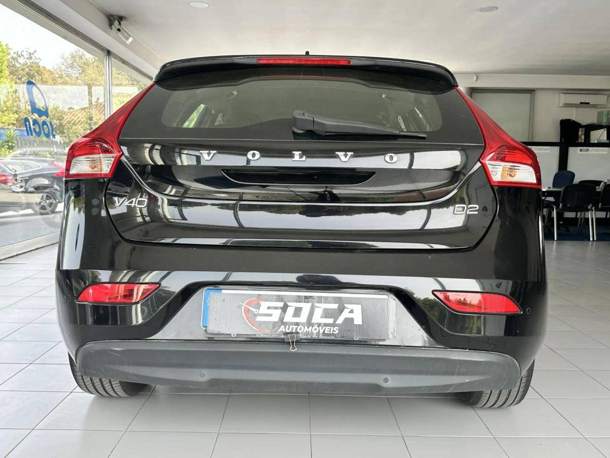 volvo-v40-2018-diesel-1969cc