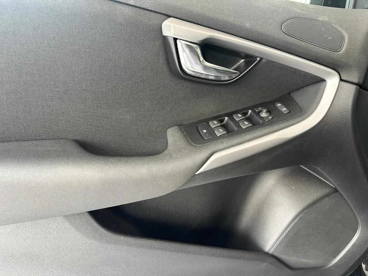 volvo-v40-2018-diesel-1969cc
