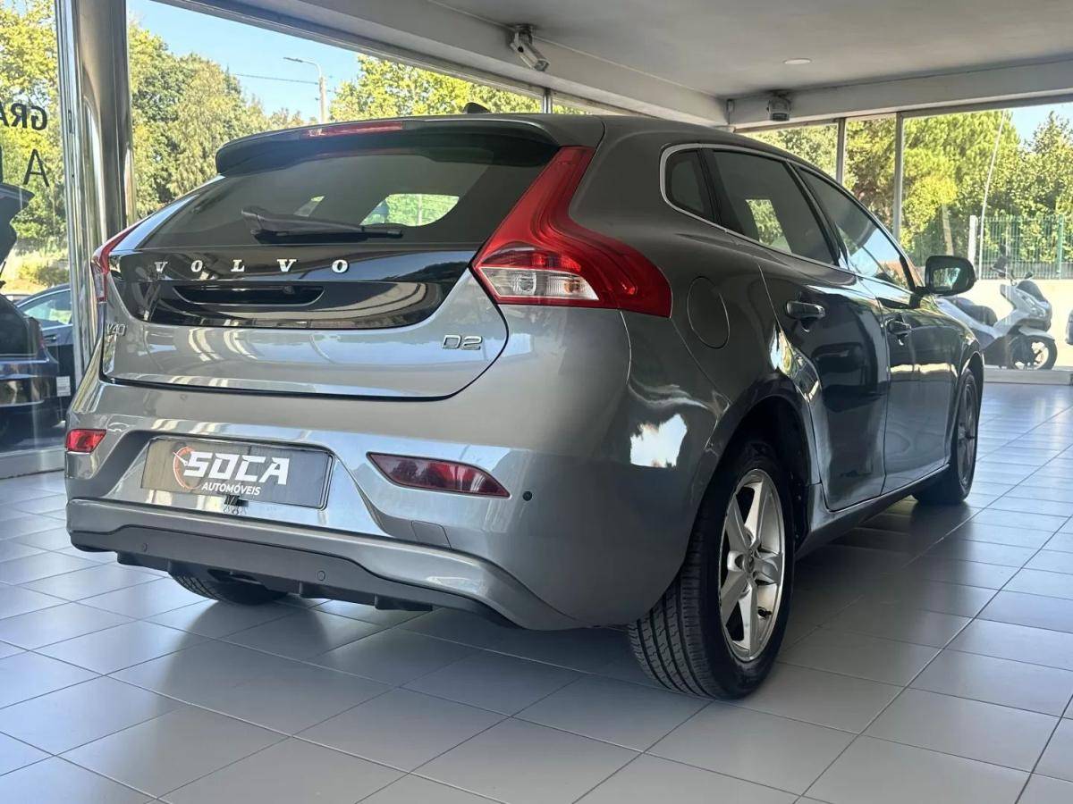volvo-v40-2014-diesel-1560cc