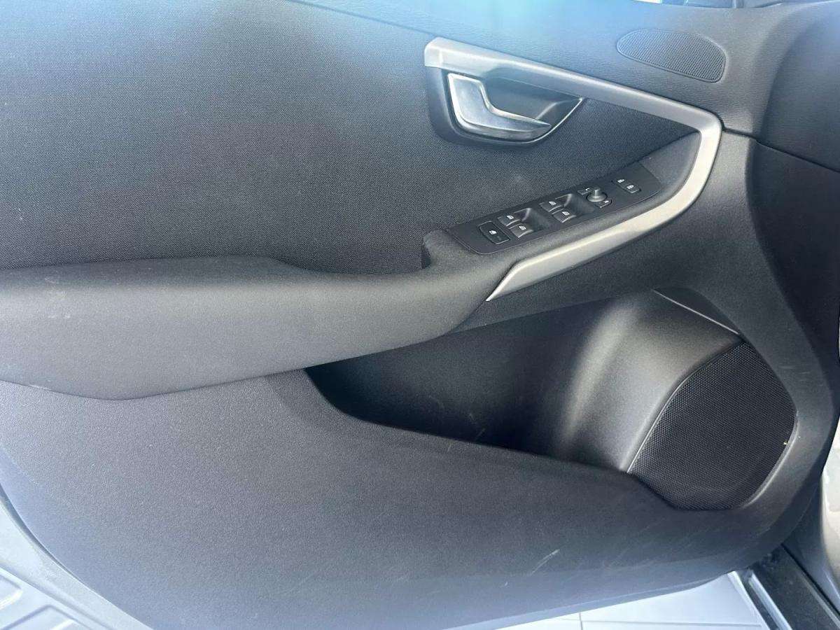 volvo-v40-2014-diesel-1560cc