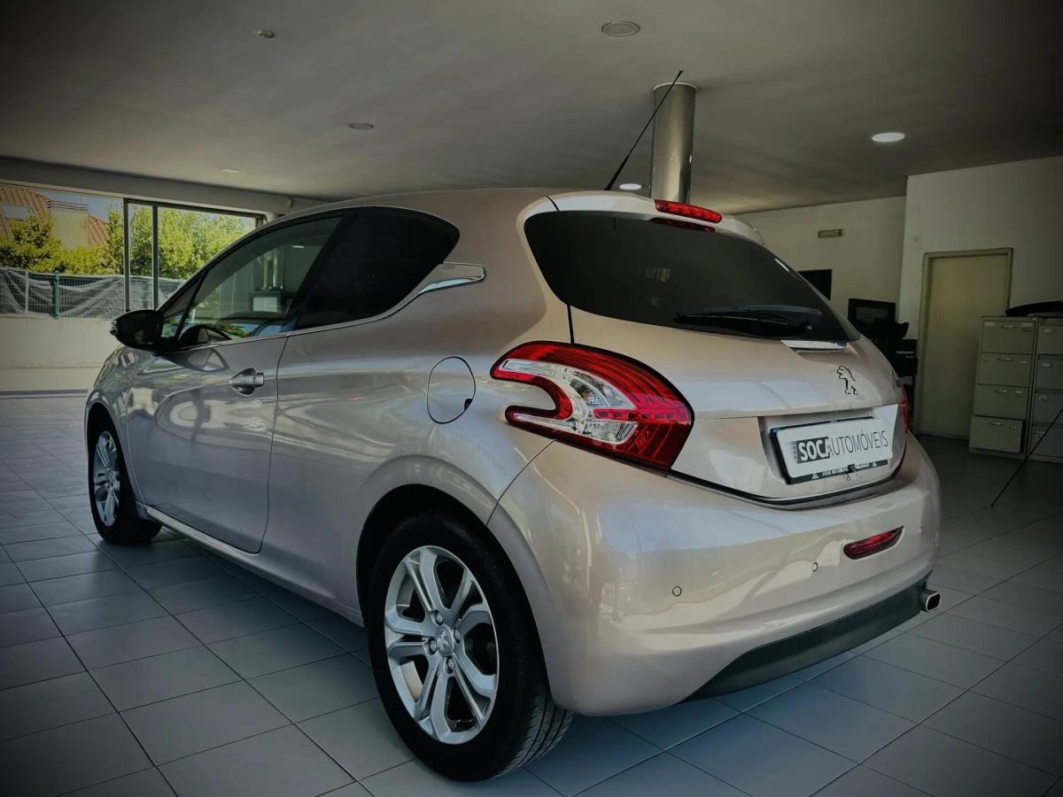 peugeot-208-2014-gasolina-1598cc