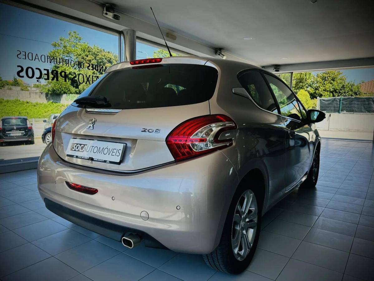 peugeot-208-2014-gasolina-1598cc