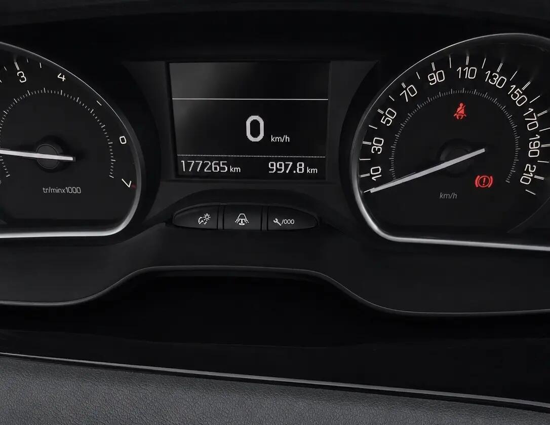 peugeot-208-2014-gasolina-1598cc
