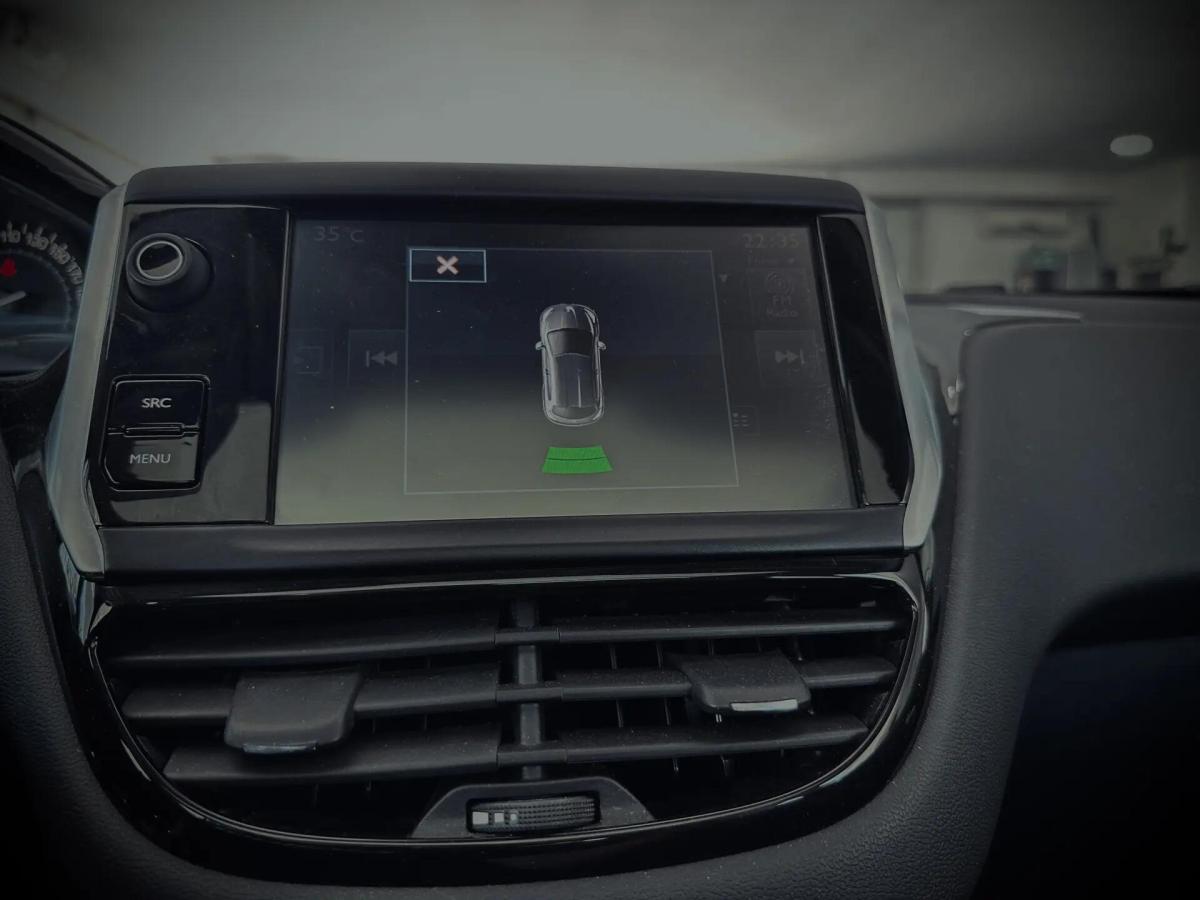 peugeot-208-2014-gasolina-1598cc