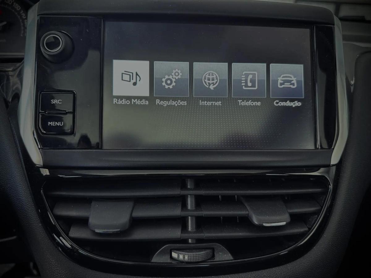 peugeot-208-2014-gasolina-1598cc