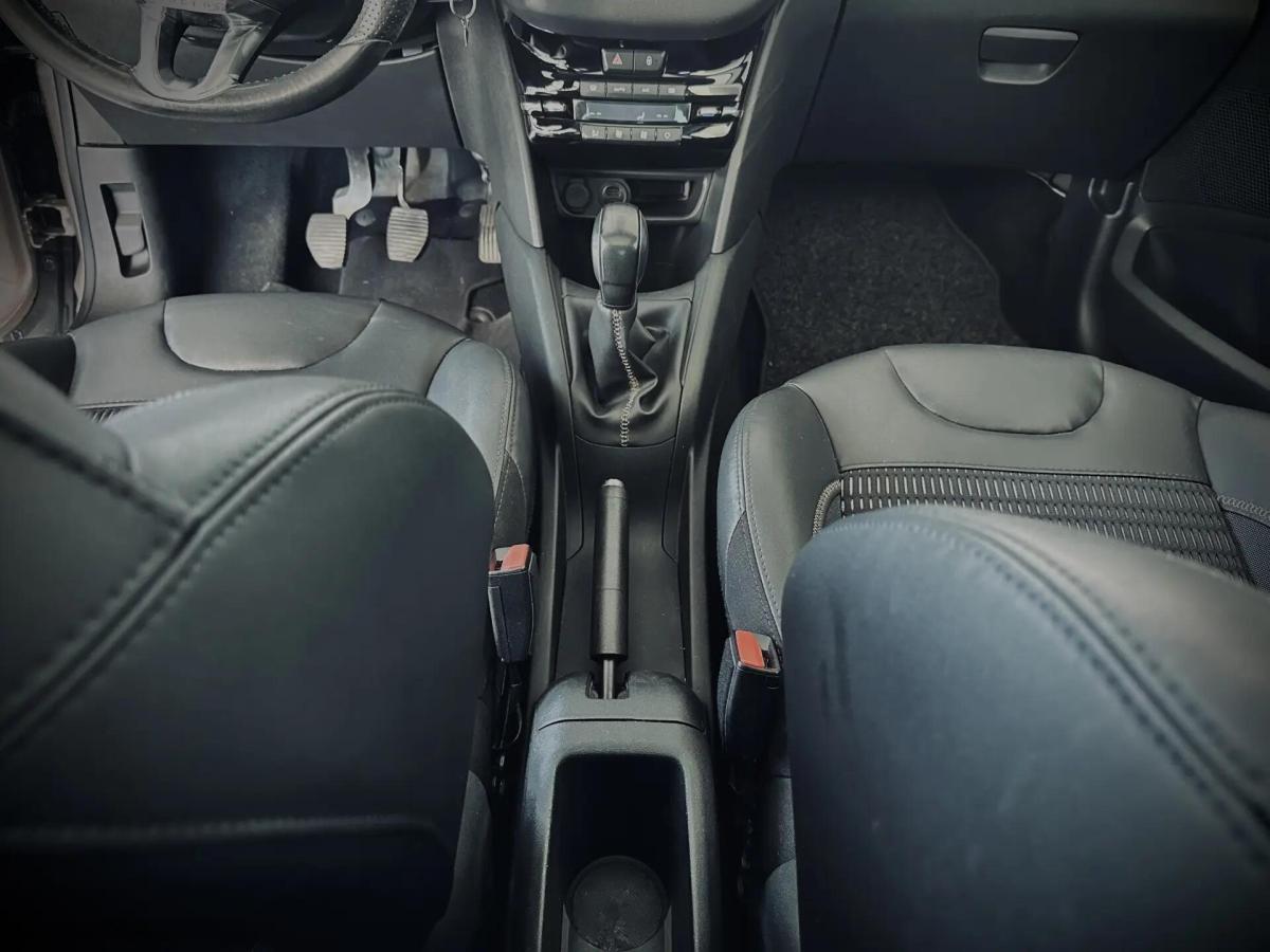 peugeot-208-2014-gasolina-1598cc