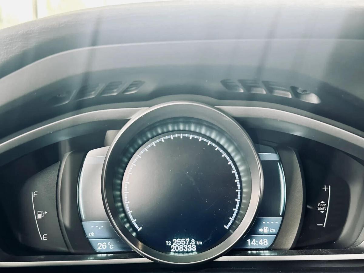 volvo-v40-2013-diesel-1560cc