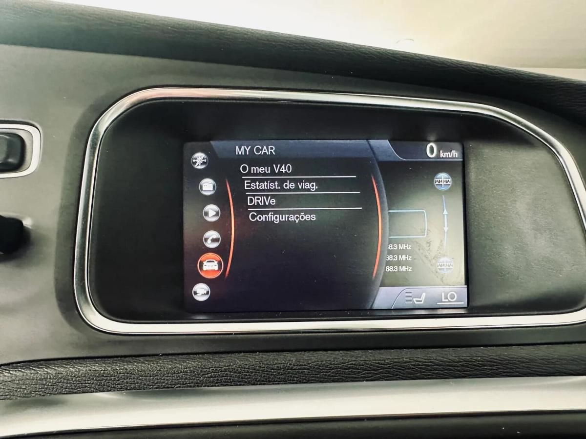 volvo-v40-2013-diesel-1560cc