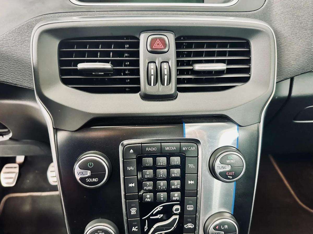 volvo-v40-2013-diesel-1560cc