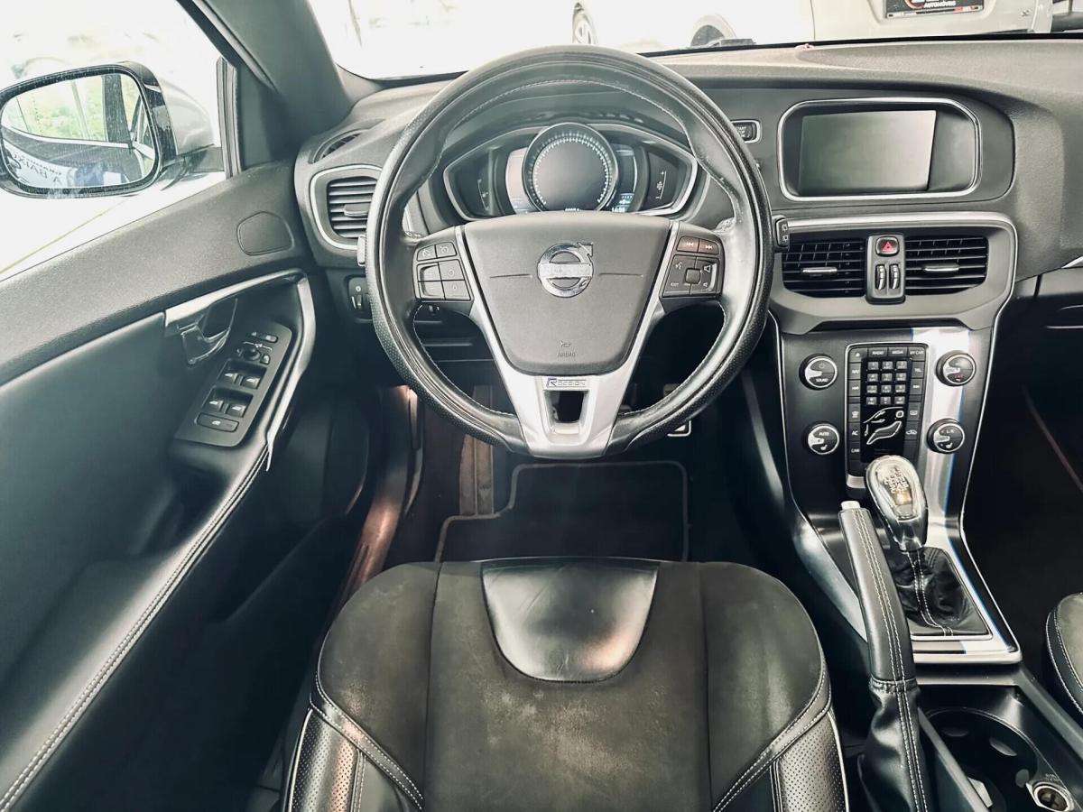volvo-v40-2013-diesel-1560cc