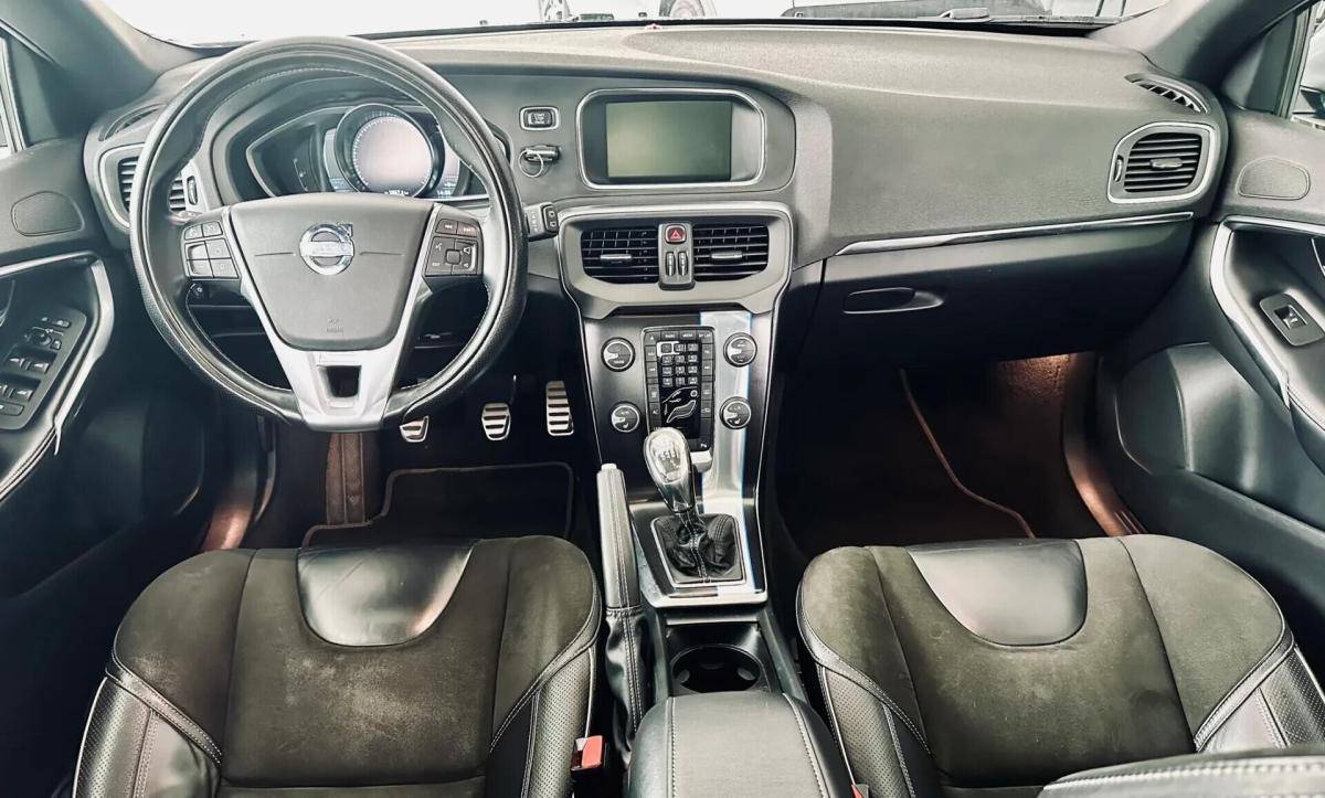 volvo-v40-2013-diesel-1560cc