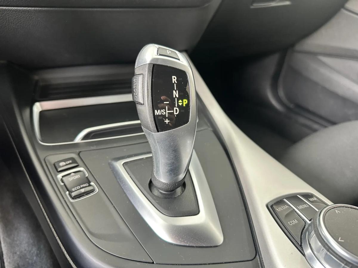 bmw-serie-1-120d-2018-diesel-1995cc