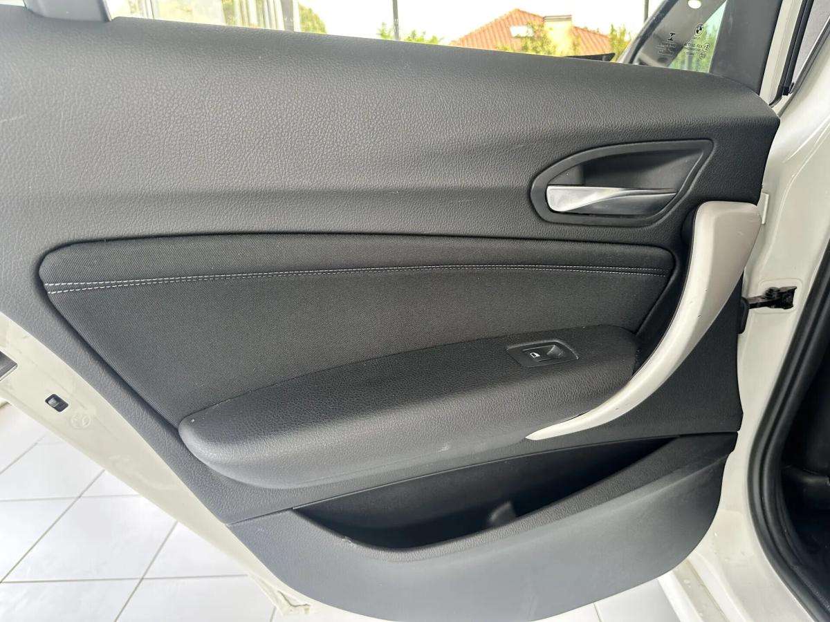 bmw-serie-1-120d-2018-diesel-1995cc