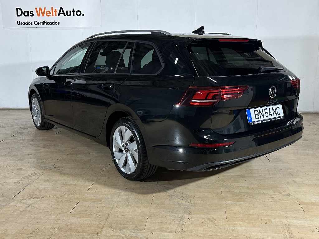 volkswagen-golf-variant-2024-diesel-1968cc