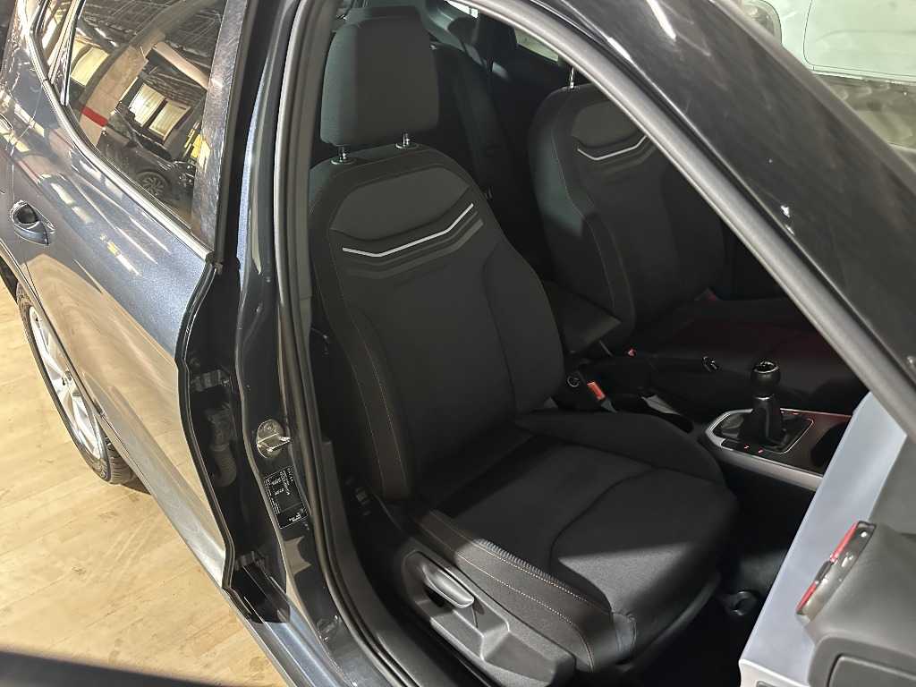 seat-arona-2024-gasolina-999cc