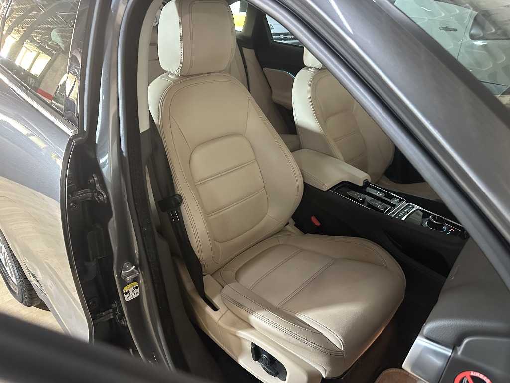 jaguar-f-pace-2018-diesel-1999cc