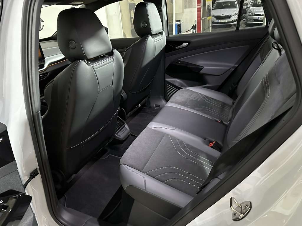 volkswagen-id-5-2023-eletrico-400cc