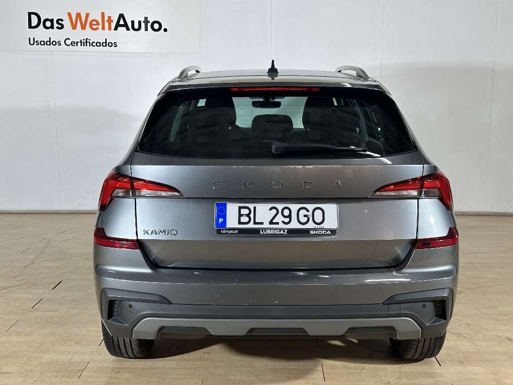 skoda-kamiq-2024-gasolina-999cc