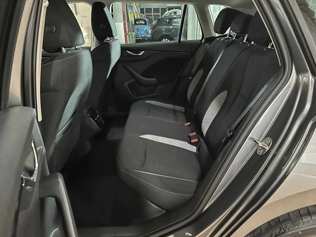 skoda-kamiq-2024-gasolina-999cc