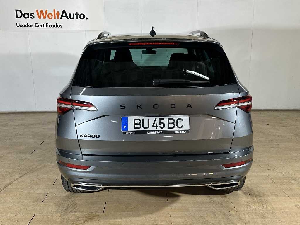 skoda-karoq-2025-gasolina-999cc
