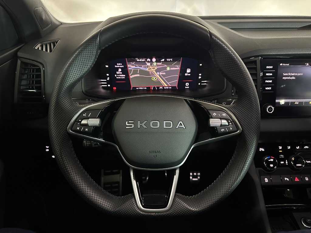 skoda-karoq-2025-gasolina-999cc