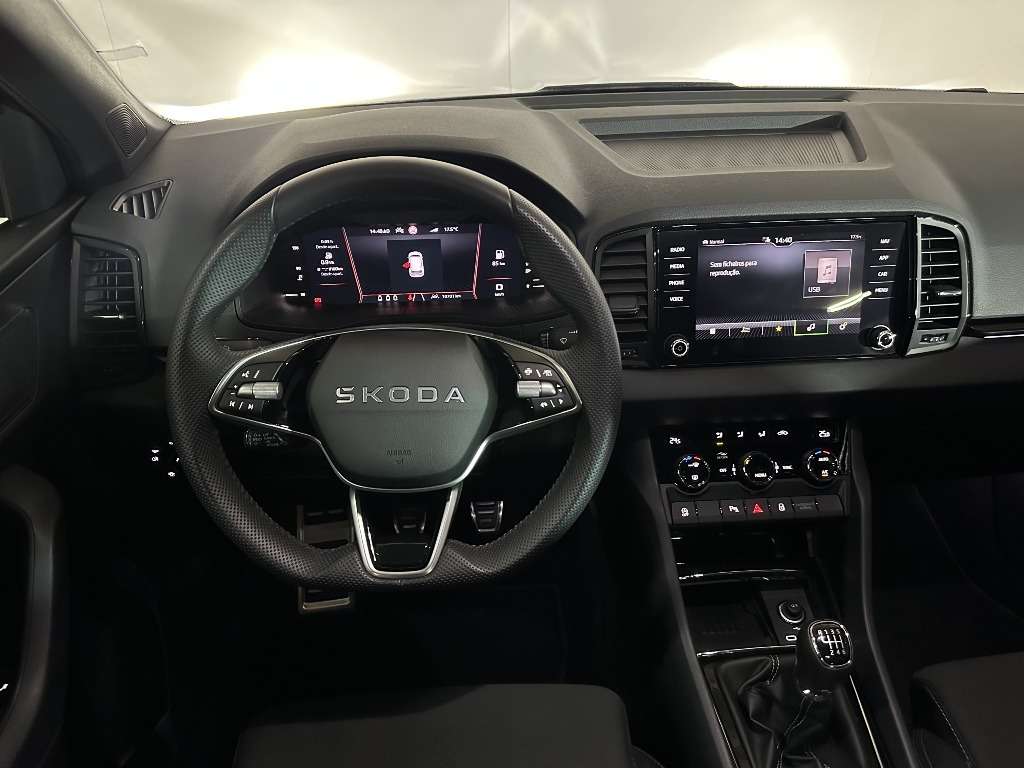 skoda-karoq-2025-gasolina-999cc