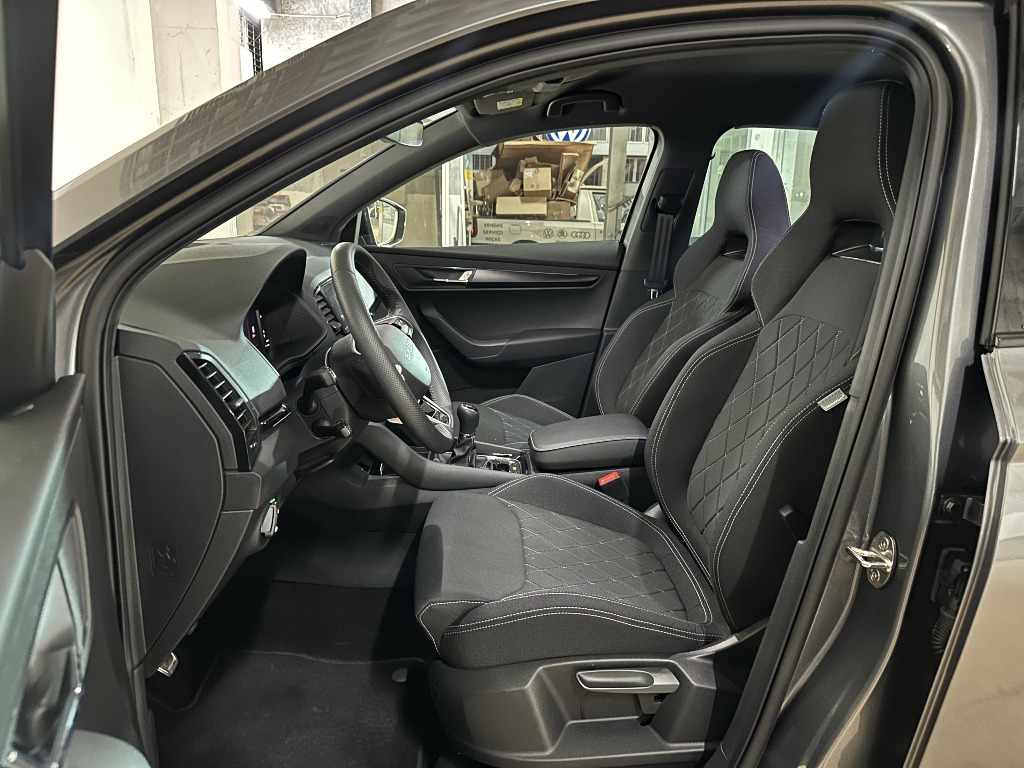 skoda-karoq-2025-gasolina-999cc