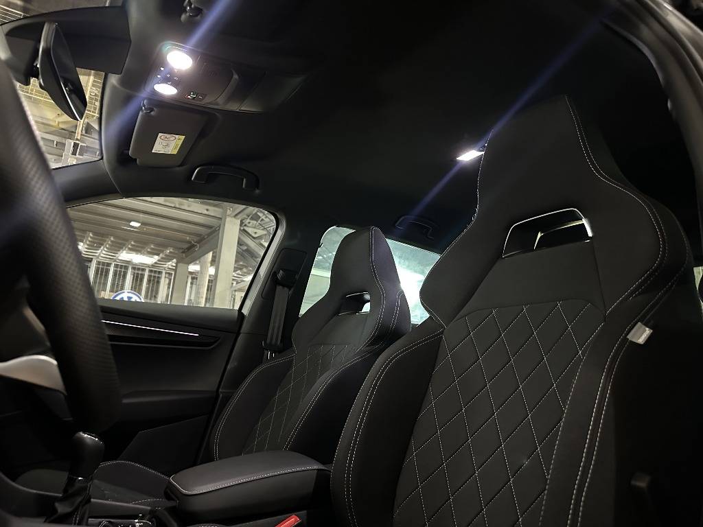 skoda-karoq-2025-gasolina-999cc