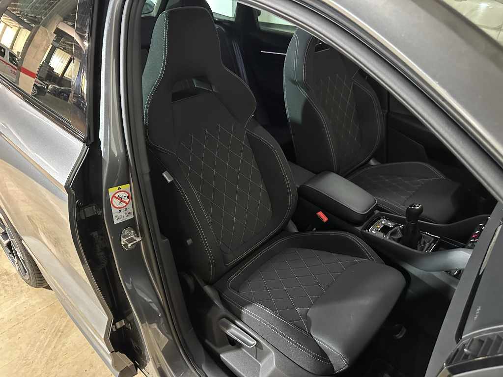 skoda-karoq-2025-gasolina-999cc